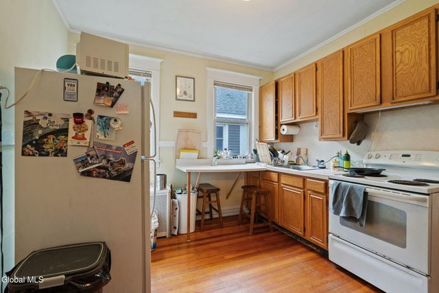 687 Myrtle Avenue, Albany, NY 12208