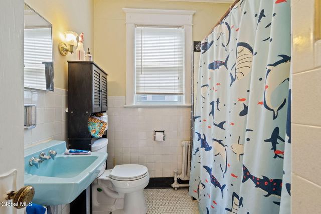 687 Myrtle Avenue, Albany, NY 12208