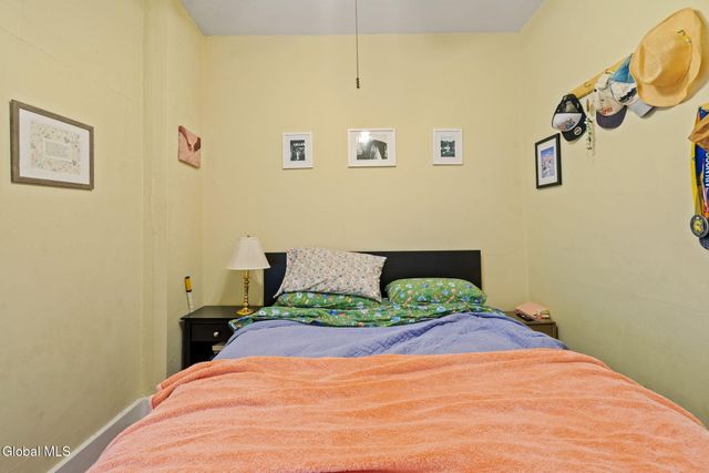 687 Myrtle Avenue, Albany, NY 12208