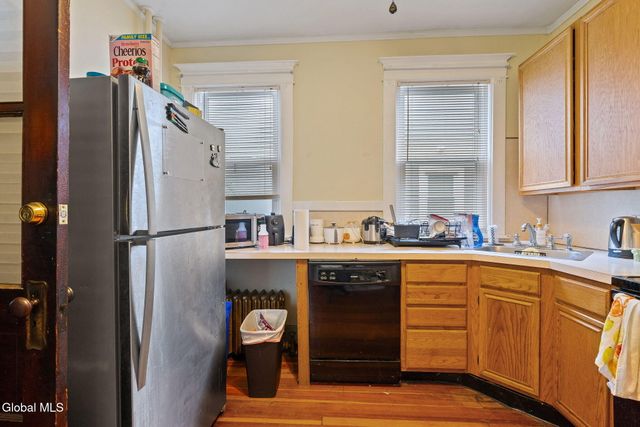 687 Myrtle Avenue, Albany, NY 12208