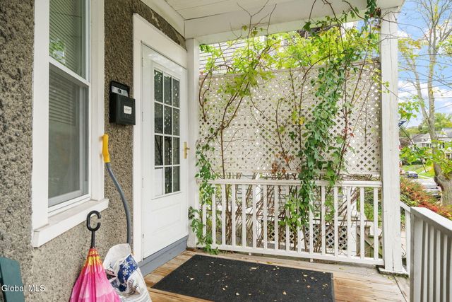 687 Myrtle Avenue, Albany, NY 12208