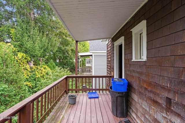 687 Myrtle Avenue, Albany, NY 12208