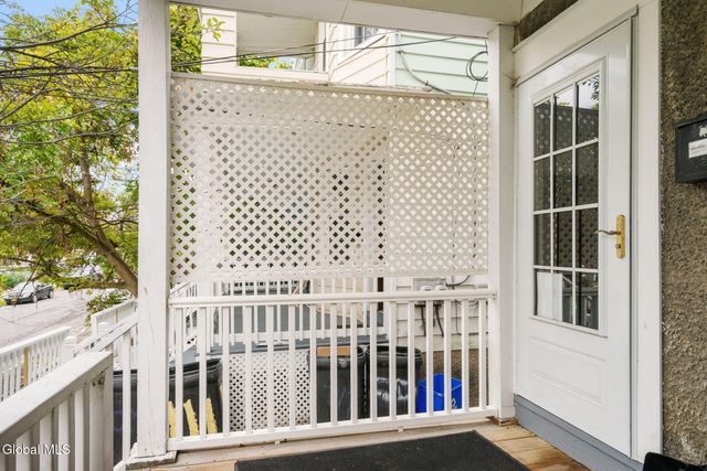 687 Myrtle Avenue, Albany, NY 12208