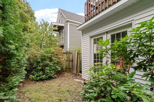 687 Myrtle Avenue, Albany, NY 12208