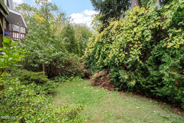 687 Myrtle Avenue, Albany, NY 12208