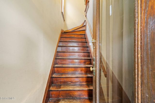 687 Myrtle Avenue, Albany, NY 12208