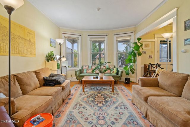 687 Myrtle Avenue, Albany, NY 12208