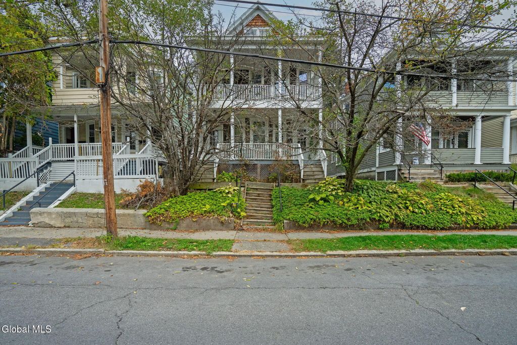 687 Myrtle Avenue, Albany, NY 12208