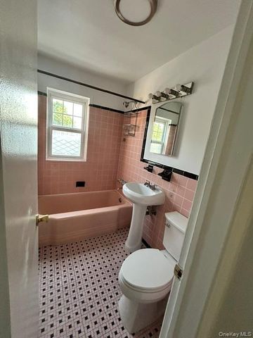 200 Crescent Place 2nd fl, Yonkers, NY 10704