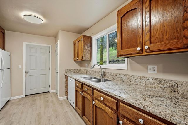 19474 Donkey Hill Rd, Hidden Valley Lake, CA 95467