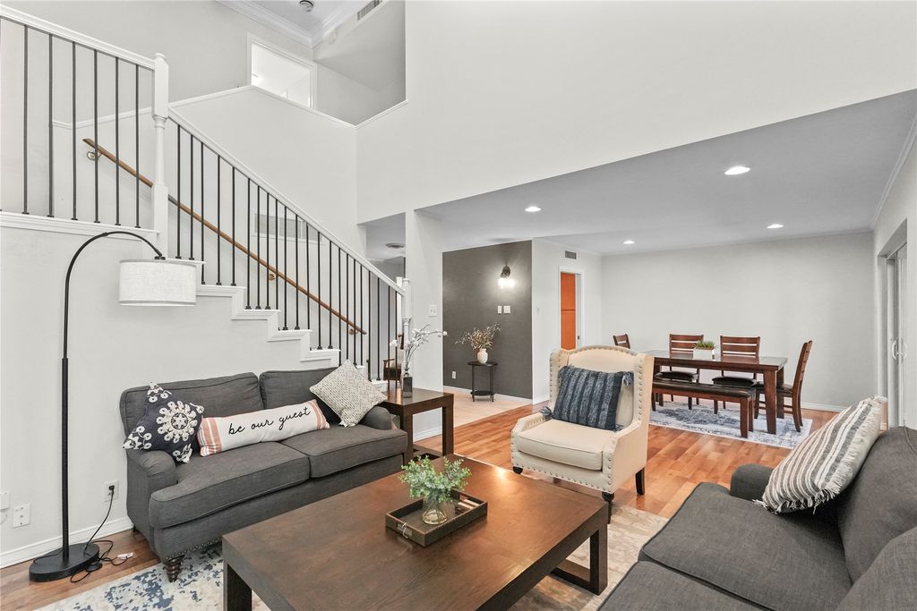 550 E Avenue J B, Grand Prairie, TX 75050 — exterior