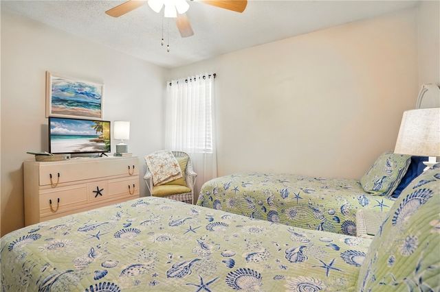 222 Walmar Grove, St Simons Island, GA 31522