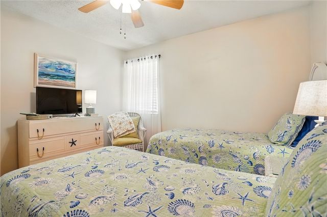 222 Walmar Grove, St Simons Island, GA 31522