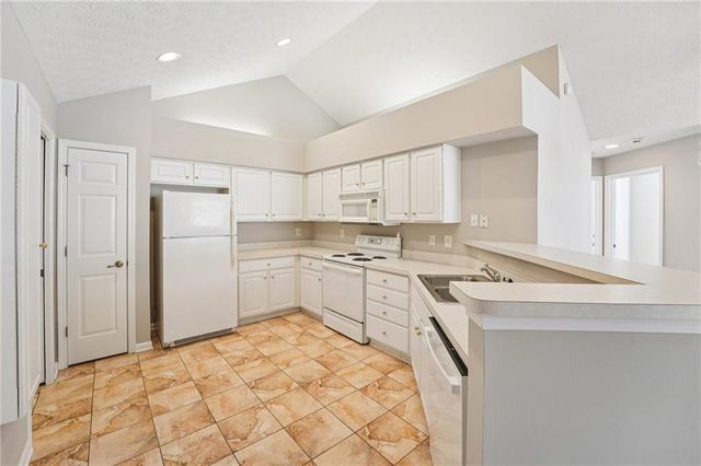 3794 Vineyards Lake NW Circle 12, Kennesaw, GA 30144