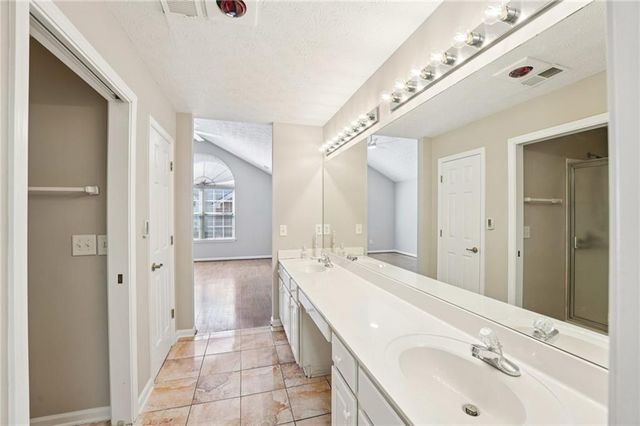 3794 Vineyards Lake NW Circle 12, Kennesaw, GA 30144