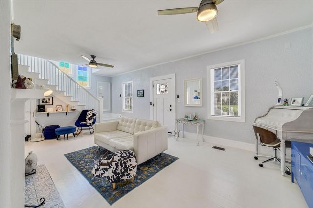 424 PELICAN AVENUE, Daytona Beach, FL 32118