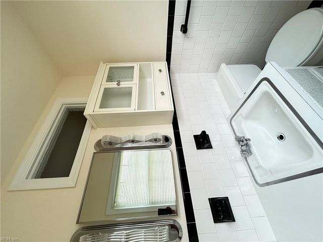 1813 Lake View DR, Hampton, VA 23666