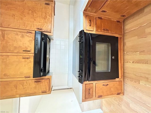 1813 Lake View DR, Hampton, VA 23666