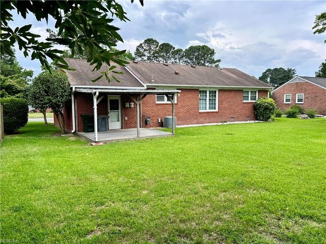 1813 Lake View DR, Hampton, VA 23666