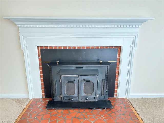 1813 Lake View DR, Hampton, VA 23666