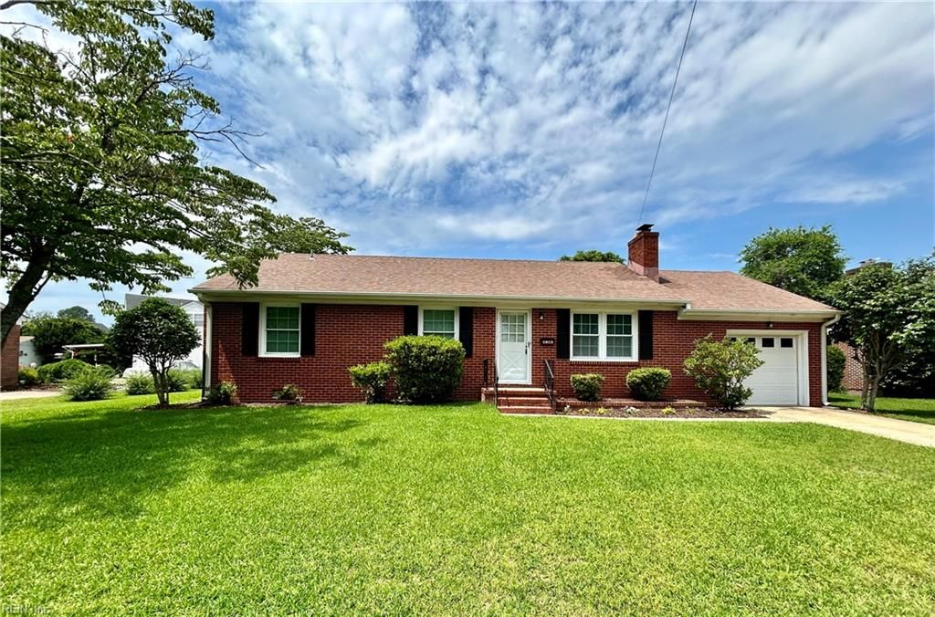 1813 Lake View DR, Hampton, VA 23666