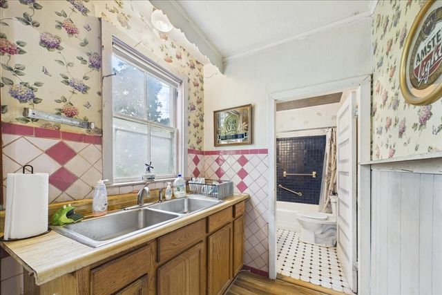 731 S Main St, Randolph, MA 02368