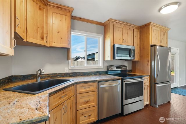 122 N C St, Buckley, WA 98321