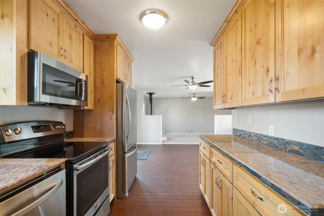 122 N C St, Buckley, WA 98321