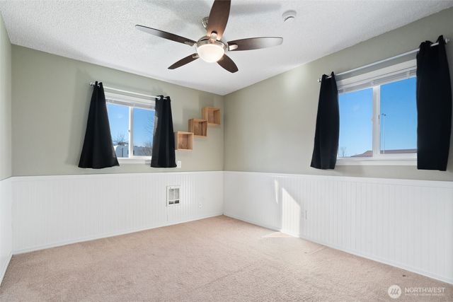 122 N C St, Buckley, WA 98321