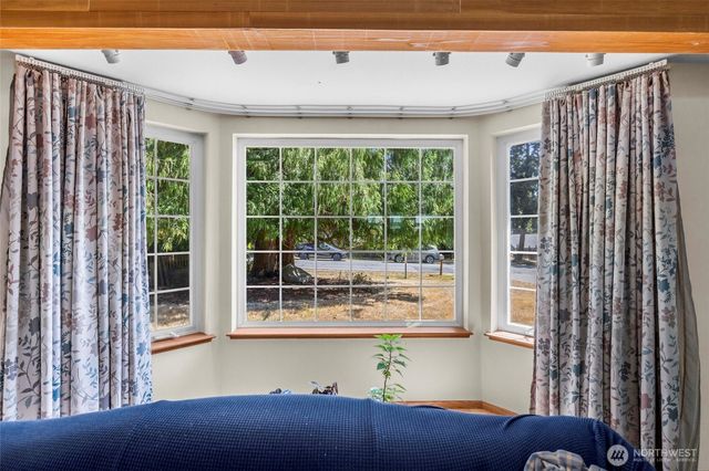 319 Shelter Bay Drive, La Conner, WA 98257