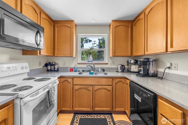 319 Shelter Bay Drive, La Conner, WA 98257