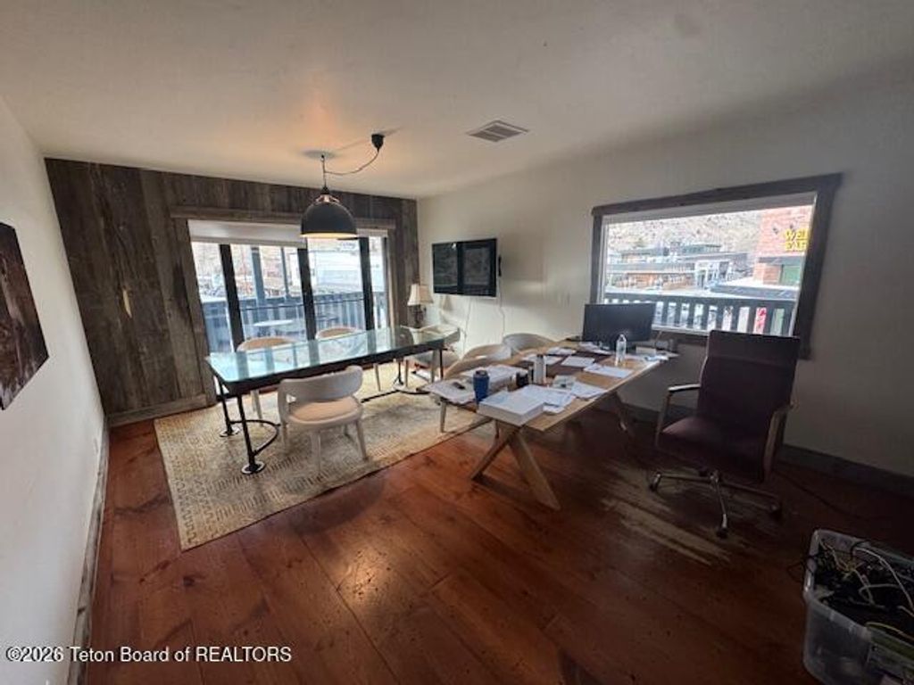 98 CENTER Street UPSTAIRS, Jackson, WY 83001 photo 4