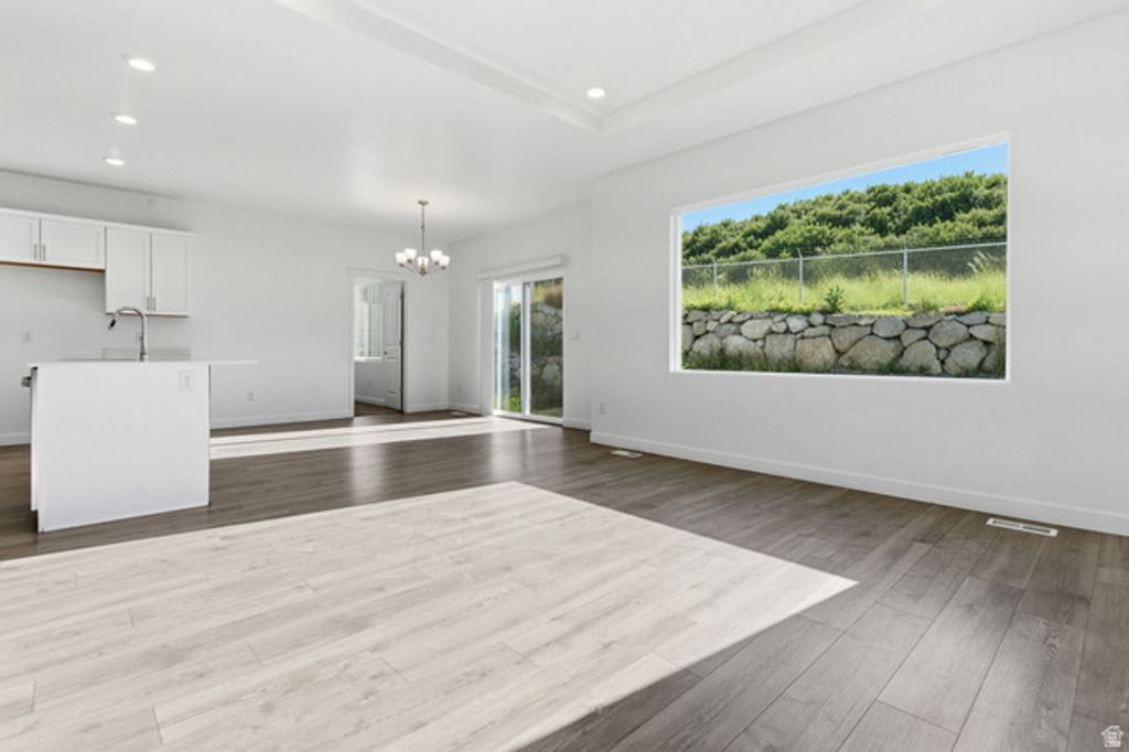 Image 5 of property listing at 3812 S BUCKLEY MINE DR #511, Magna, UT 84044
