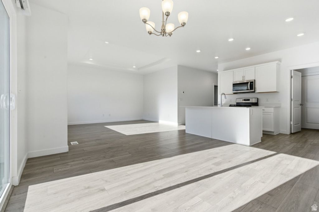 Image 9 of property listing at 3812 S BUCKLEY MINE DR #511, Magna, UT 84044