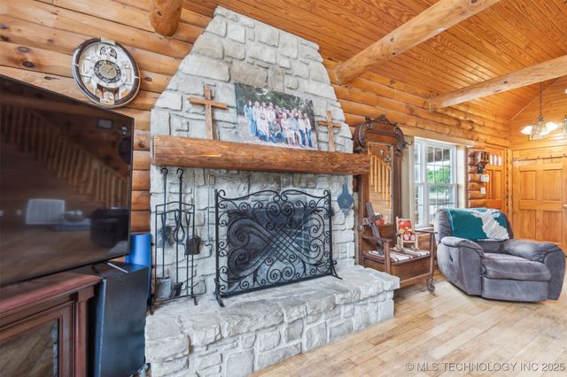 6654 S State Highway 99 Highway, Oilton, OK 74052