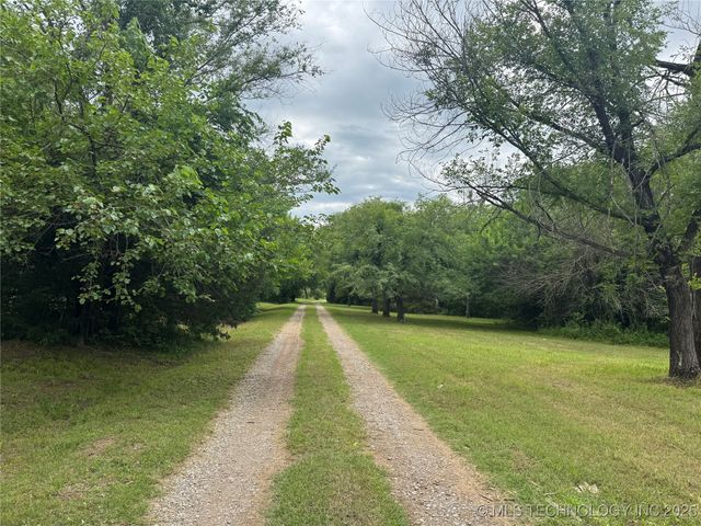 6654 S State Highway 99 Highway, Oilton, OK 74052