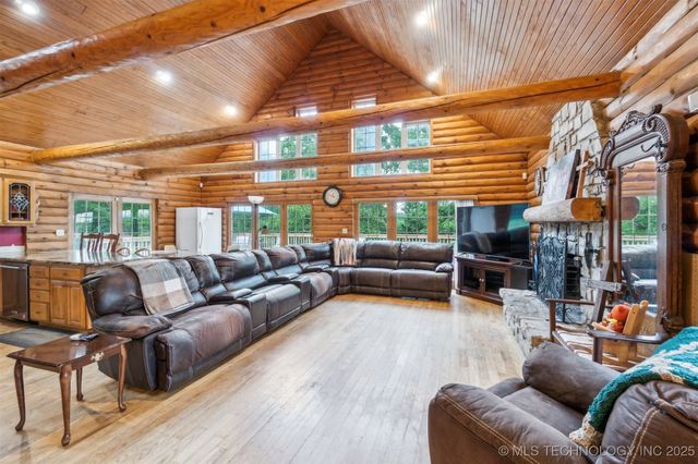 6654 S State Highway 99 Highway, Oilton, OK 74052