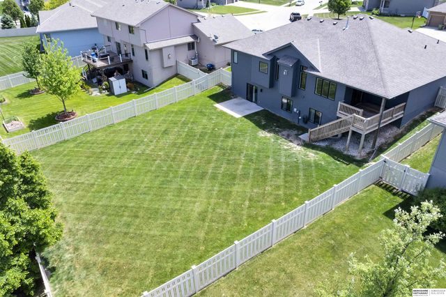 21318 Castlerock Lane, Gretna, NE 68028