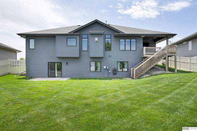 21318 Castlerock Lane, Gretna, NE 68028