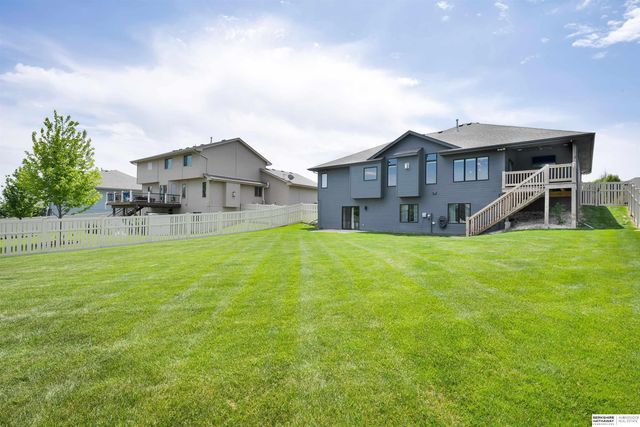 21318 Castlerock Lane, Gretna, NE 68028