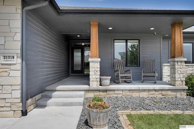21318 Castlerock Lane, Gretna, NE 68028