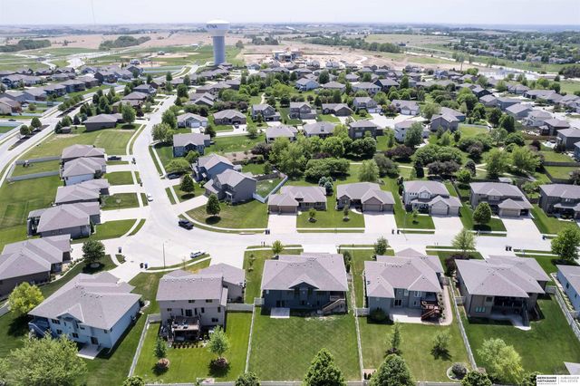 21318 Castlerock Lane, Gretna, NE 68028