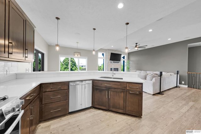 21318 Castlerock Lane, Gretna, NE 68028