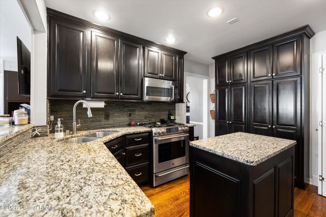 3433 Warner Ave, Louisville, KY 40207