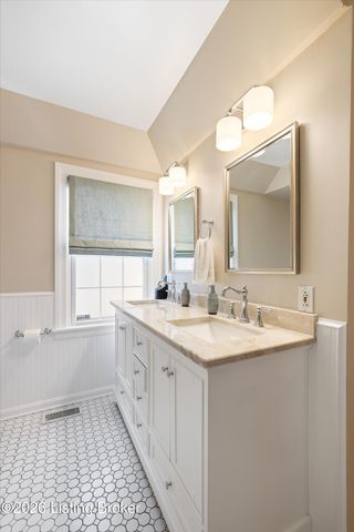 3433 Warner Ave, Louisville, KY 40207