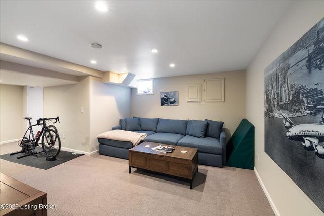 3433 Warner Ave, Louisville, KY 40207