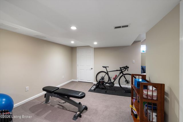 3433 Warner Ave, Louisville, KY 40207