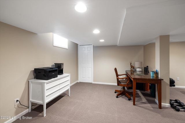 3433 Warner Ave, Louisville, KY 40207