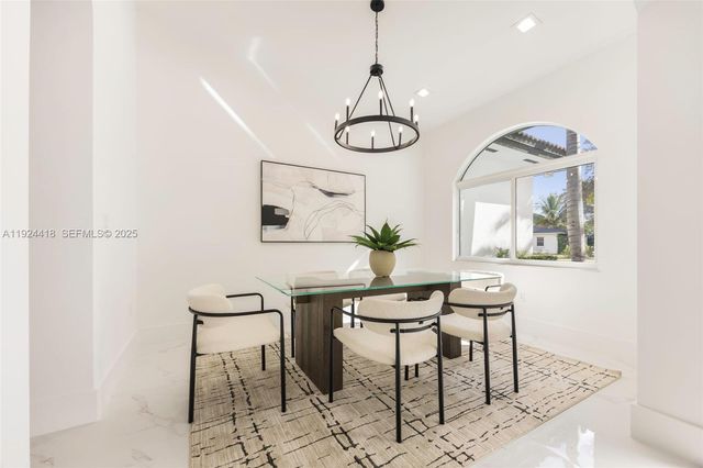 6845 SW 52nd St, Miami, FL 33155