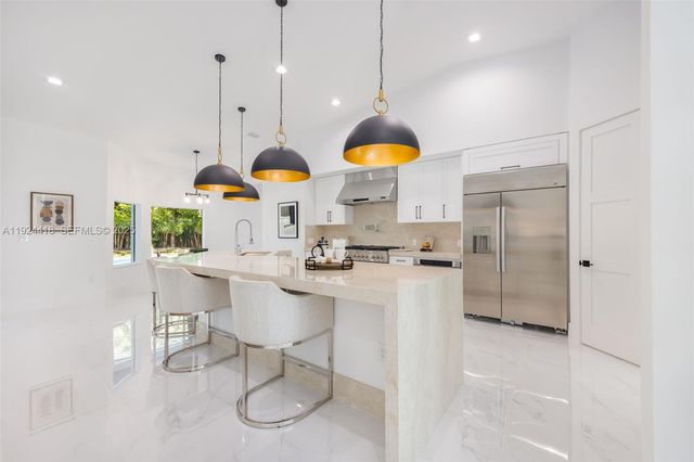 6845 SW 52nd St, Miami, FL 33155